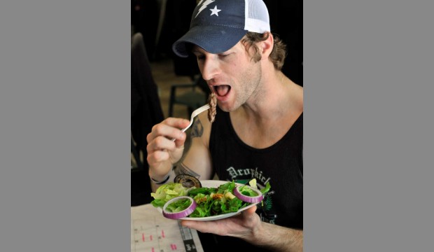 Crossfit gym offers cow-pooling service for customers craving grass-fed beef